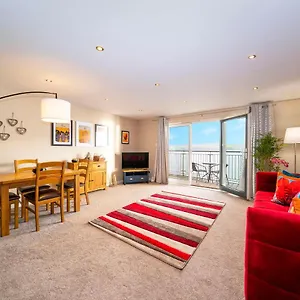  Apartment On The Waterfront